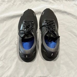 Brooks Ghost shoes